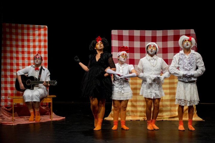 Musical infantil “O Galinheiro de Bragança” faz última apresentação no Teatro Dragão do Mar neste sábado (26)