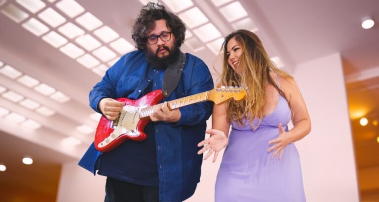 Berg Menezes estreia tributo a Los Hermanos no Teatro Dragão do Mar neste domingo (17)